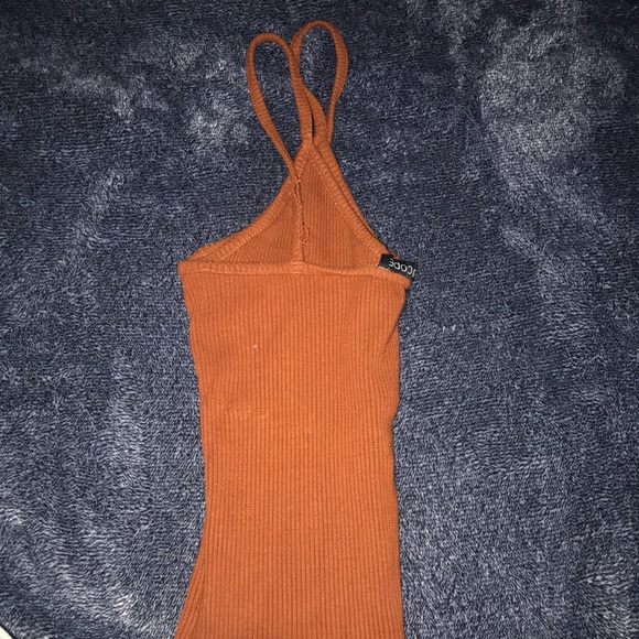Very cute brownish orangeish button tank top 🥰 very cuteeeee - Picture 4 of 5